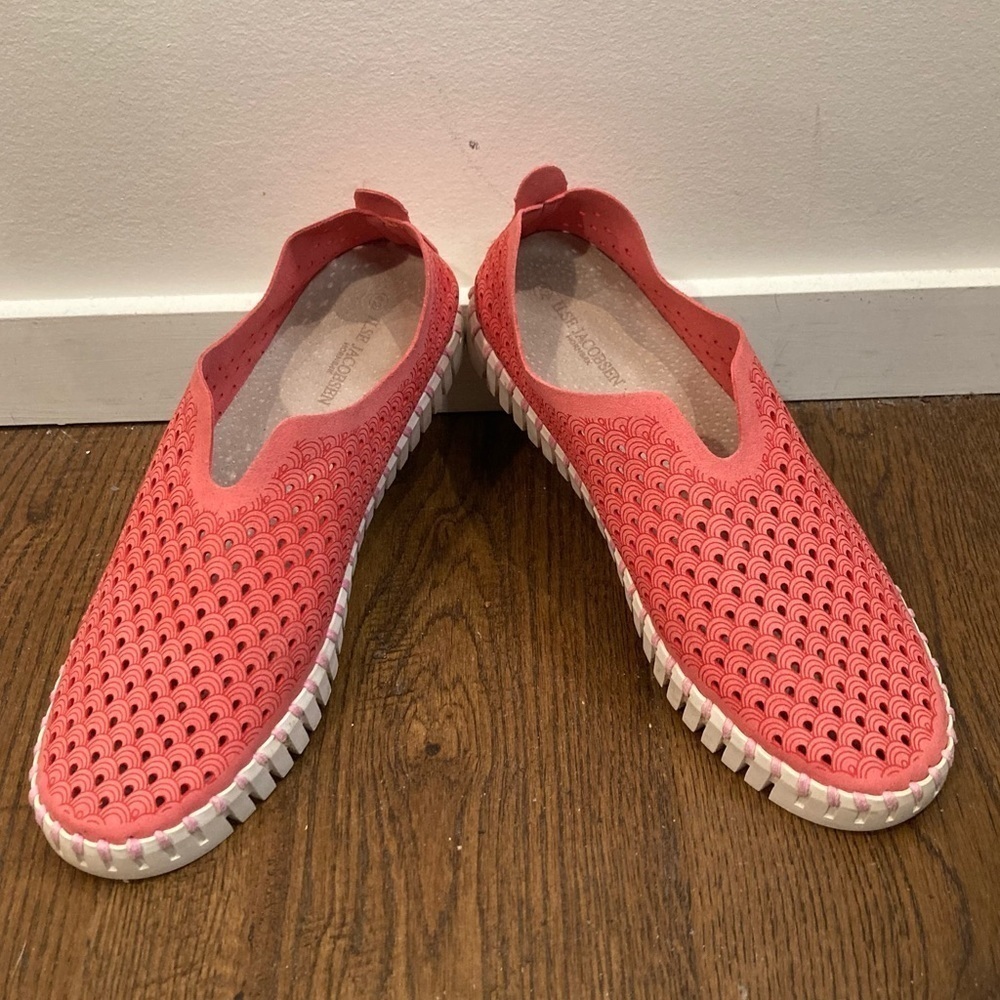 ILSE JACOBSEN SZ 42 TULIP FLAT 890 IN RASPBERRY TEXTILE RUBBER SOLE LOAFER